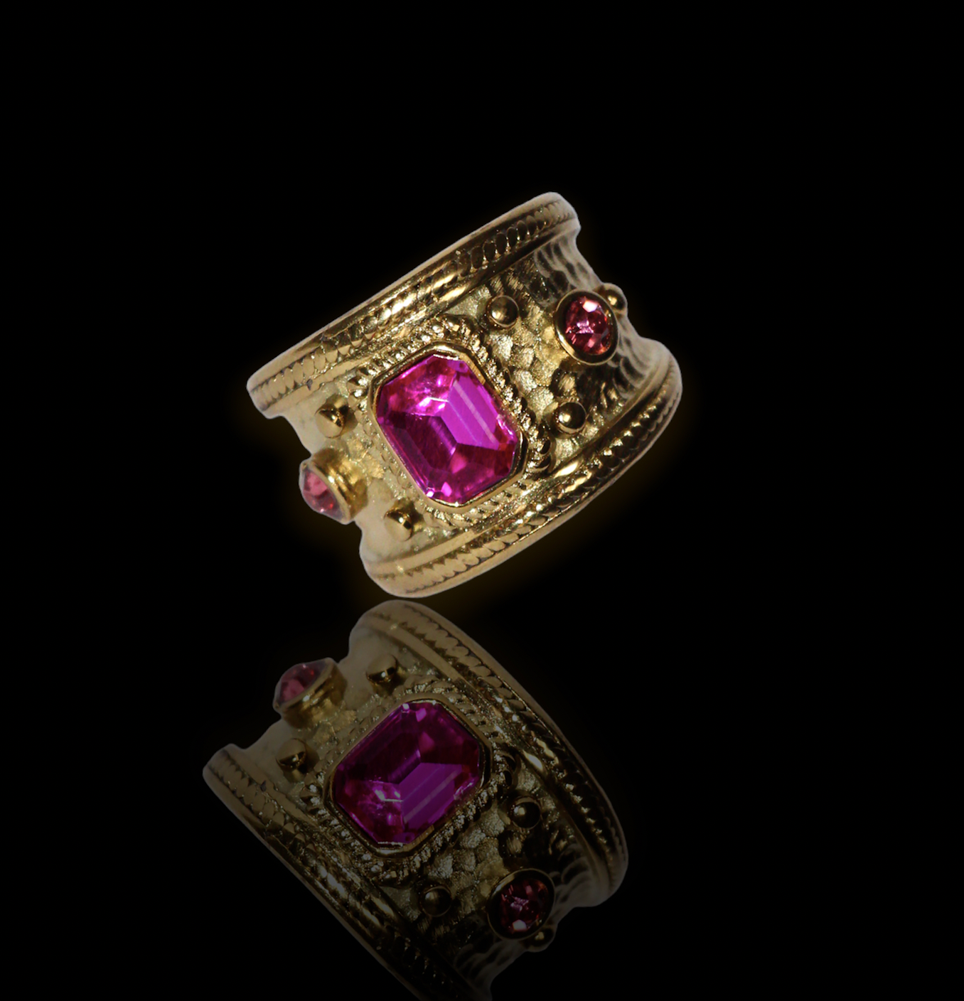 Nefertiti Ring